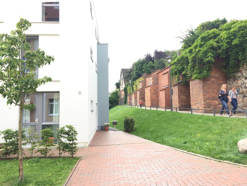 Ferienwohnung An Der Historischen Stadtmauer Rostock Pokoj fotografie